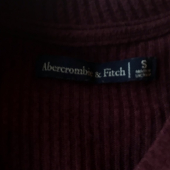 Abercrombie & Fitch maroon long sleeve - Picture 4 of 4